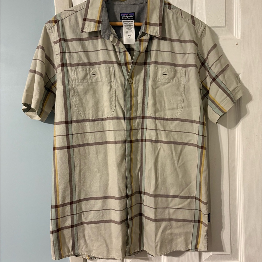 Patagonia Men's Beige Plaid Button Down Shirt